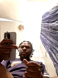 MRHANDSOME3800 — Stripchat stream photo (Oct 2025)