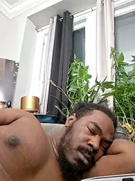 MRHANDSOME3800 — Stripchat stream photo (Dec 2025)