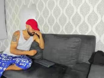 michaell_twink — вебкам-модель онлайн на chaturbate