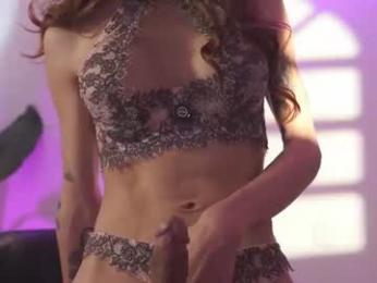 screenkiss — вебкам-модель онлайн на chaturbate
