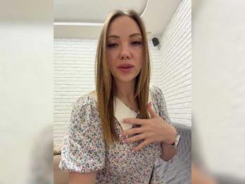 KitFox — вебкам-модель онлайн на bongacams