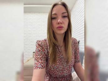 KitFox — вебкам-модель онлайн на bongacams