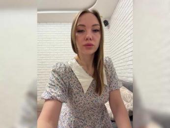 KitFox — вебкам-модель онлайн на bongacams