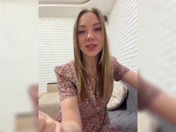 KitFox — вебкам-модель онлайн на bongacams