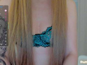 LuckyLady01 — вебкам-модель онлайн на bongacams