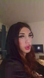 carolvxxx — Cam4 stream photo (Apr 2026)