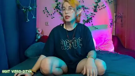 TrickyKitsune — Stripchat recorded stream image, 22.05.2025 10:50