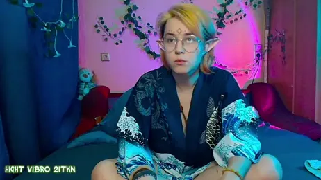 TrickyKitsune — Stripchat recorded stream image, 22.05.2025 10:50