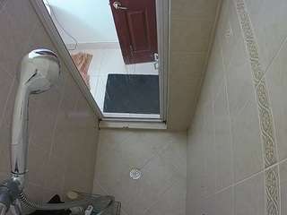 voyeurcam-baileybase-shower — Camsoda recorded stream image, 17.05.2025 17:00