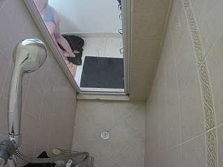 voyeurcam-baileybase-shower — Camsoda recorded stream image, 17.05.2025 17:00