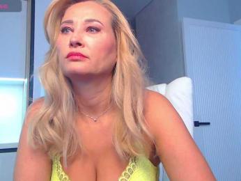 hold-me-tight — Bongacams recorded stream image, 09.02.2025 03:10