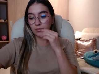 alexyferrer — Camsoda recorded stream image, 26.05.2025 20:40