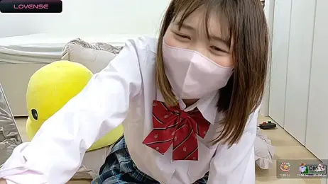 SUZU_ — Stripchat recorded stream image, 28.05.2025 12:00
