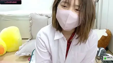 SUZU_ — Stripchat recorded stream image, 28.05.2025 12:00