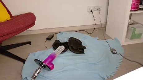 Little-Aylin — Stripchat recorded stream screenshot (28 May 2025)