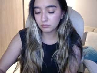 alexyferrer — Camsoda recorded stream image, 02.06.2025 23:10