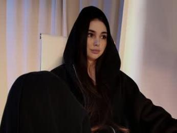 hollyextra — Chaturbate recorded stream image, 03.06.2025 12:00