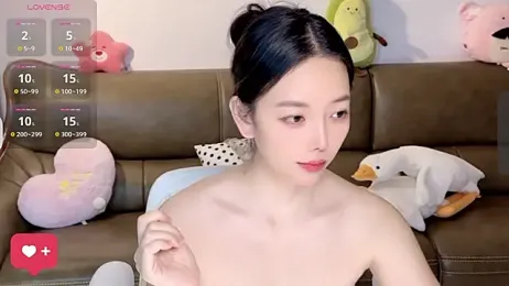 ziyu111 — Stripchat recorded stream image, 05.06.2025 14:40