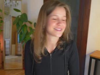 eli_sun — Chaturbate recorded stream image, 09.06.2025 09:00