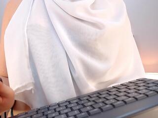 Aliah Manzur — Flirt4free recorded stream screenshot (17 Jun 2025)