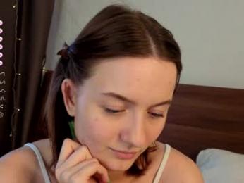 minnietammy — Chaturbate recorded stream image, 19.06.2025 06:00