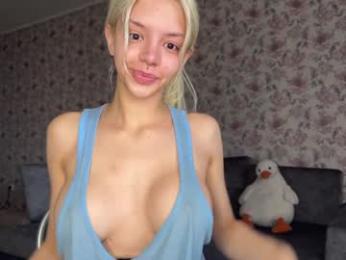 lesi_moonie — Chaturbate recorded stream image, 21.06.2025 08:10