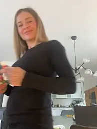 Etwas_neugierig — Stripchat recorded stream screenshot (11 Feb 2025)