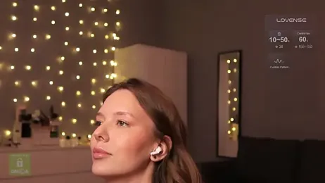 Hit-girl- — Stripchat recorded stream image, 11.02.2025 18:20