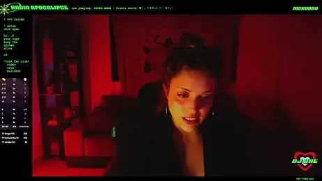 mskuddo — Stripchat recorded stream image, 04.07.2025 23:30