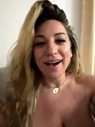 miamellycious — Stripchat recorded stream image, 08.07.2025 03:10