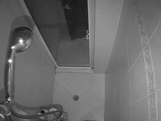voyeurcam-baileybase-shower — Camsoda recorded stream image, 13.07.2025 19:00