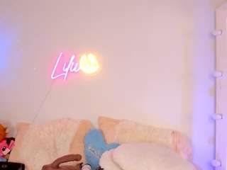 liliimoon — Camsoda recorded stream image, 18.07.2025 04:30