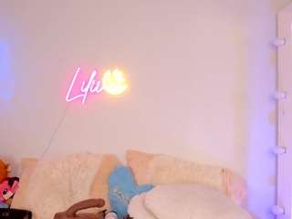 liliimoon — Camsoda recorded stream image, 18.07.2025 04:30