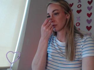 Zoey Evans — Flirt4free recorded stream screenshot (12 Feb 2025)