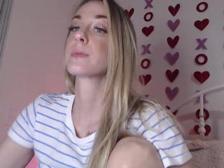 Zoey Evans — Flirt4free recorded stream screenshot (13 Feb 2025)