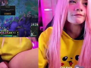 lilapop4 — Camsoda recorded stream image, 28.07.2025 13:40
