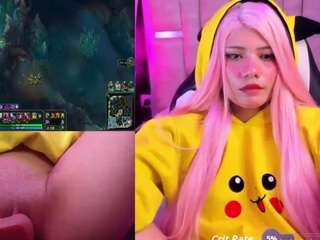 lilapop4 — Camsoda recorded stream image, 28.07.2025 13:40