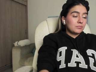alexyferrer — Camsoda recorded stream image, 05.08.2025 23:20