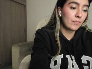 alexyferrer — Camsoda recorded stream image, 05.08.2025 23:20
