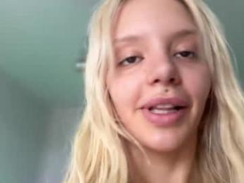 lesi_moonie — Chaturbate recorded stream image, 07.08.2025 07:00