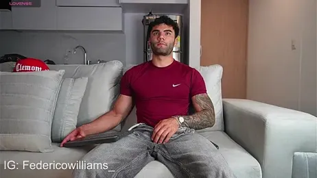 Derek_w — Stripchat recorded stream image, 09.08.2025 05:00