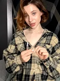 Camilla_Railian — Stripchat recorded stream image, 12.08.2025 22:00