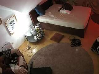 voyeurcam-julmodels-whitebed-4 — Camsoda recorded stream image, 12.08.2025 01:10