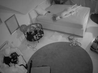 voyeurcam-julmodels-whitebed-4 — Camsoda recorded stream image, 12.08.2025 01:10