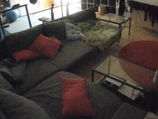 voyeurcam-julmodels-living-3 — Camsoda recorded stream image, 07.08.2025 18:00