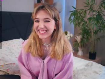 pinkncrazy — Chaturbate recorded stream screenshot (14 Feb 2025)