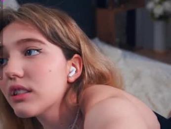 pinkncrazy — Chaturbate recorded stream screenshot (14 Feb 2025)