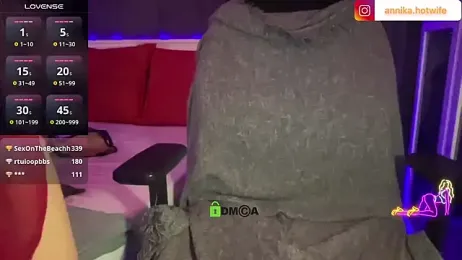 CharmingTania — Stripchat recorded stream screenshot (15 Aug 2025)