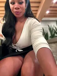 Belle___ — Stripchat recorded stream image, 15.08.2025 21:00