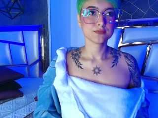 annieswan — Camsoda recorded stream image, 16.08.2025 11:50